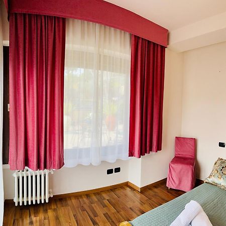 Welcome Traveller Frida'S Rooms คาปริโน เวโรเนเซ ภายนอก รูปภาพ
