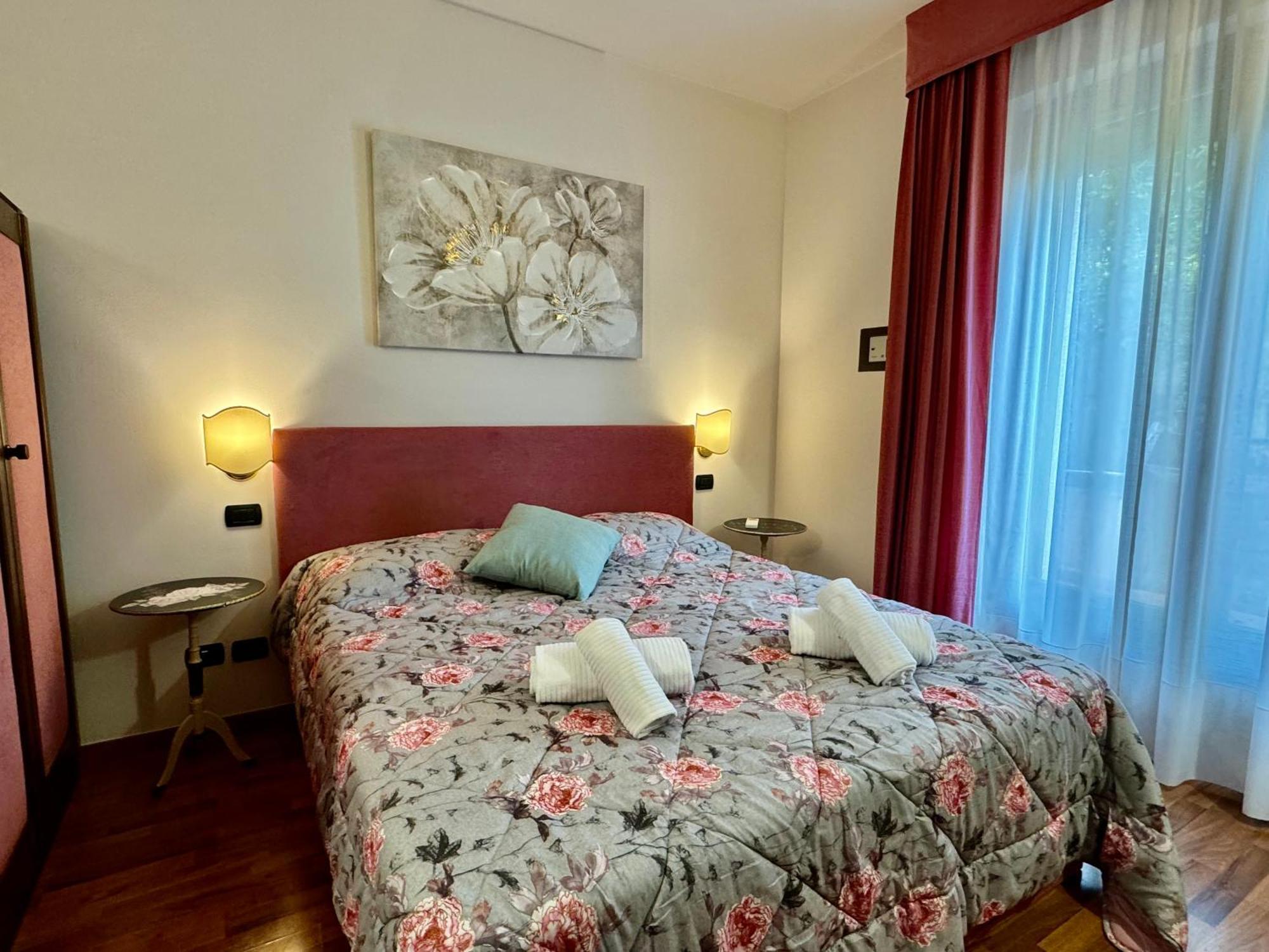 Welcome Traveller Frida'S Rooms คาปริโน เวโรเนเซ ภายนอก รูปภาพ